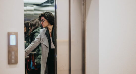 Hundreds of thousands of elevators across France risk no longer