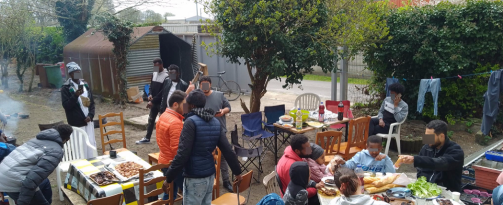 In Calais La Margelle a break for rest for migrants