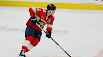 Lundell shot in from the air Barkov misled the goalkeeper