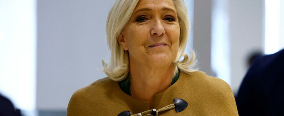 Marine Le Pen a royal road and pitfalls