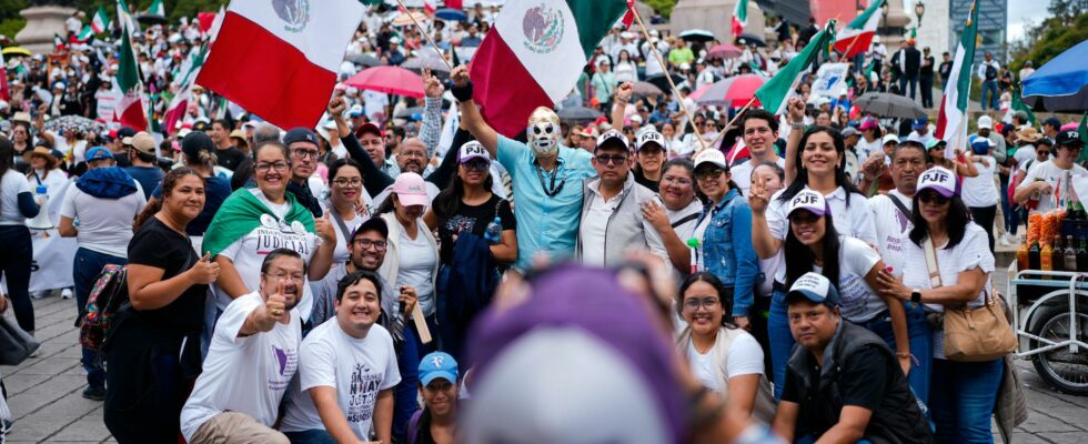 Mass defections in Mexicos Supreme Court