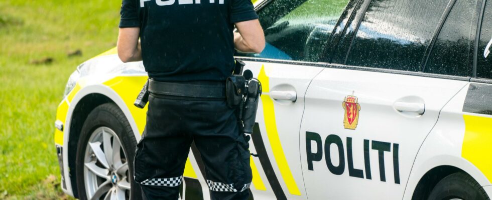 Norwegian police introduce internal border control