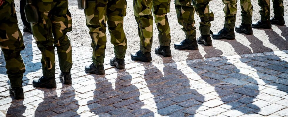 Parents are prosecuted photographed their conscript children