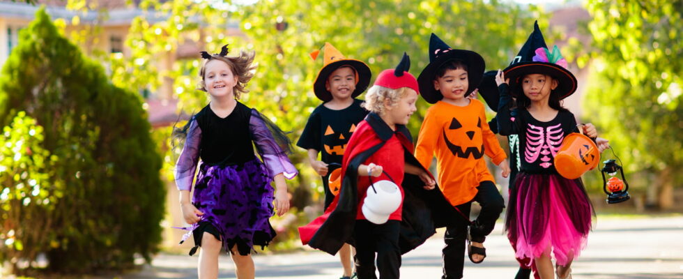 Parents dont know many Halloween costumes purchased online are dangerous