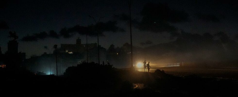 Power outages in Cuba long bread lines