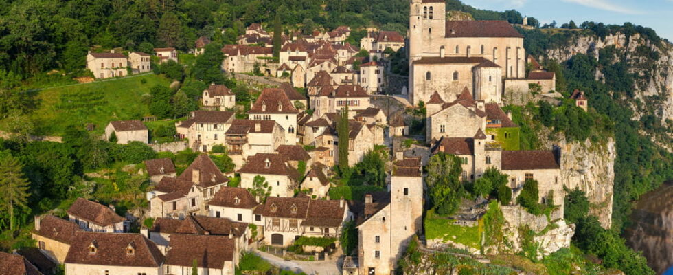 Saint Cirq Lapopie masterpiece of the medieval era perched on a cliff