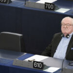 The European Parliament demands 300000 euros from Jean Marie Le Pen