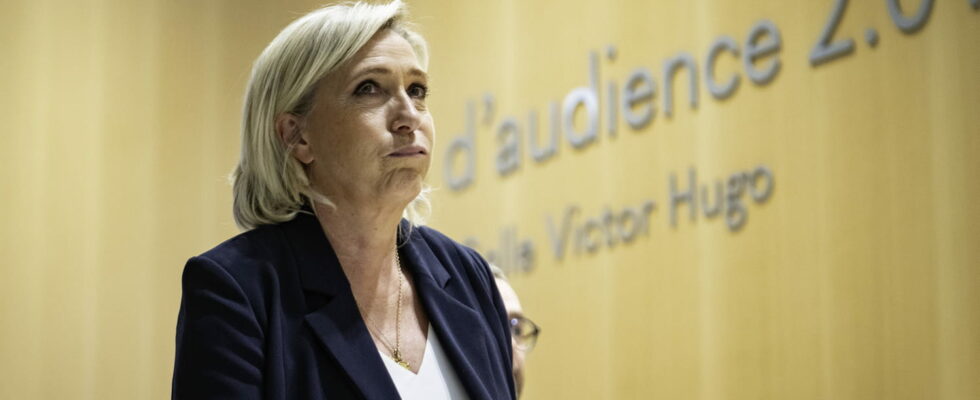 The risky and offensive defense of Marine Le Pen at