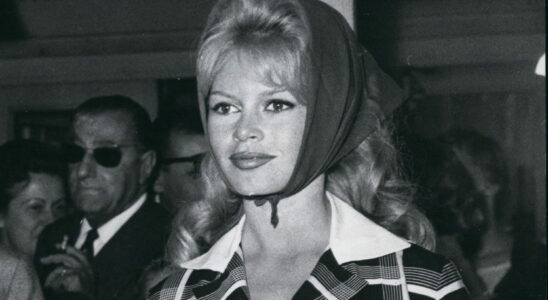 This coat loved by Brigitte Bardot in the 60s is