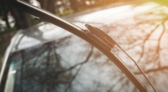 This simple gesture keeps your windshield spotless 30 seconds is