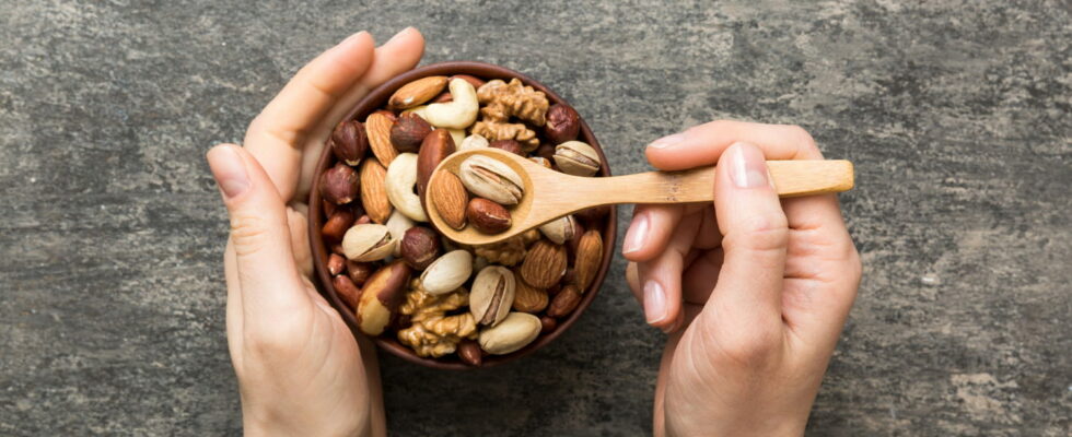 This tip to do just before eating nuts they will