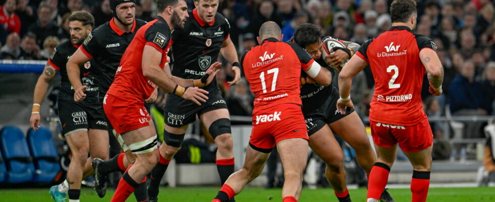 Top 14 Toulouse humiliates Toulon and remains at the top