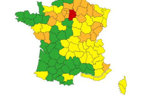 a department on red alert thunderstorms Forecasts and trajectory for