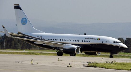 suspension of the trial linked to the presidential plane and