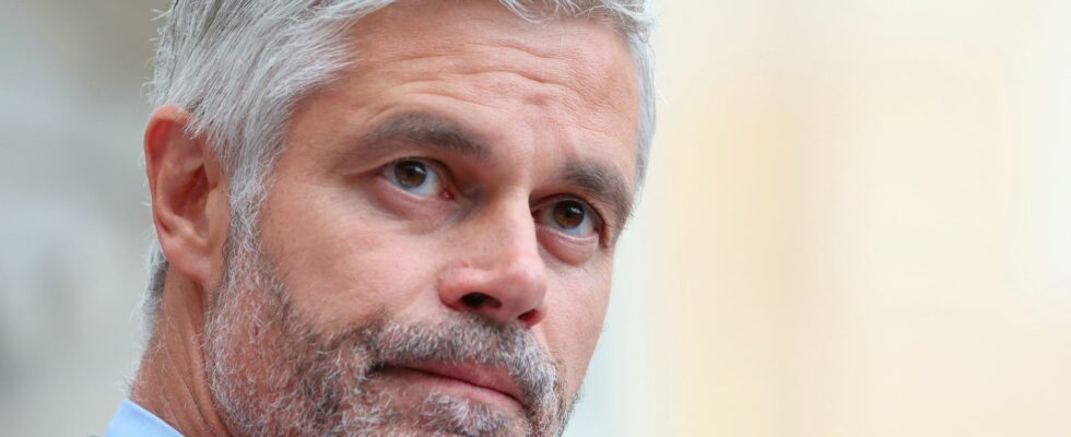 when Wauquiez wants to support Barnier but attack Macron –