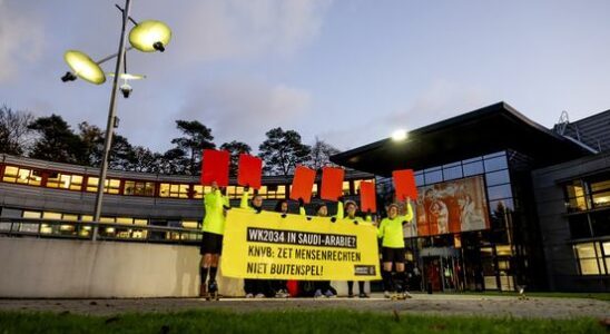 Amnesty protests at KNVB against the 2034 World Cup in