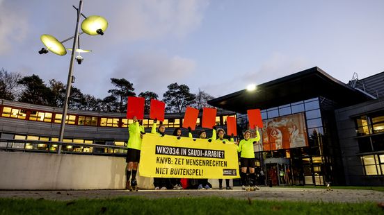 Amnesty protests at KNVB against the 2034 World Cup in