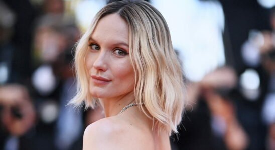 Ana Girardot found the perfect hair color to look good