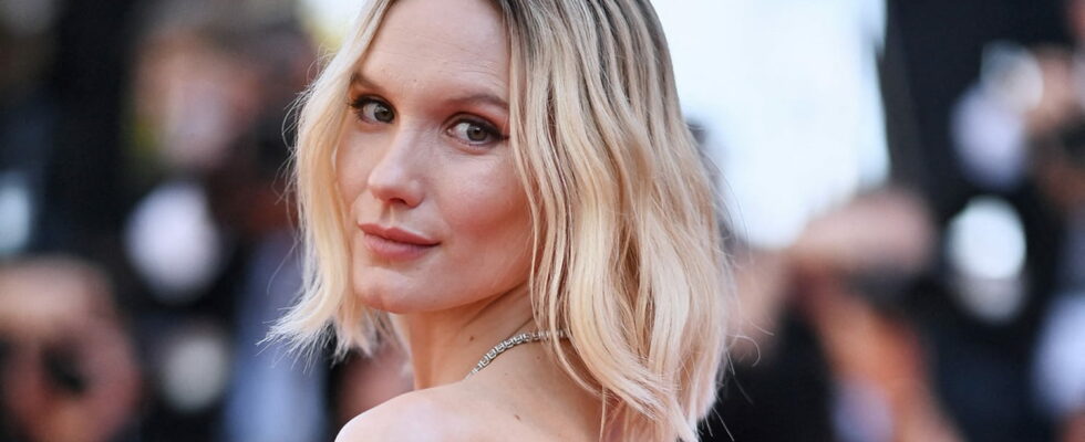 Ana Girardot found the perfect hair color to look good