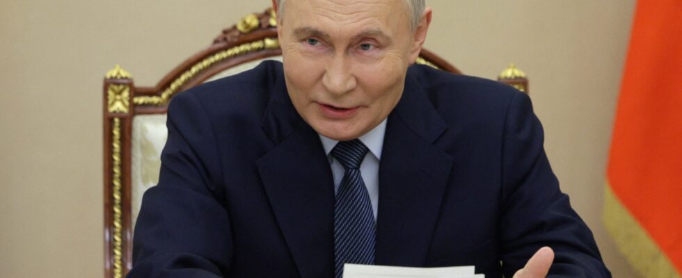 Behind Vladimir Putins nuclear blackmail Russia is doing badly by