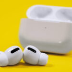 Black Friday AirPods Airpods Pro 2 in free fall This