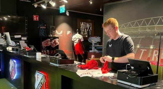 Busy at the FC Utrecht fan shop due to a