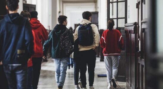 Case of tuberculosis in a high school in Lyon the