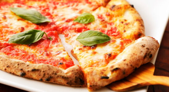 Celebrity Italian Chef Explains the Best Way to Cut Pizza