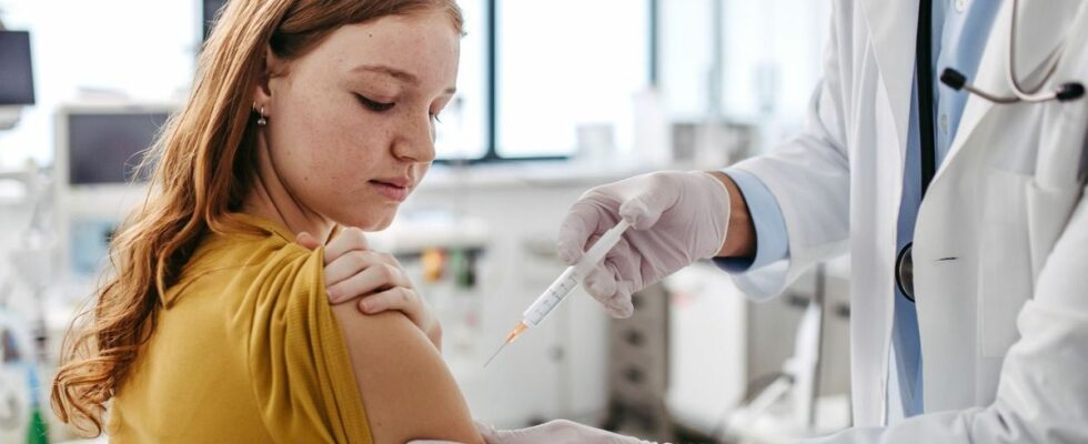 College students soon to be vaccinated simultaneously against meningococci and