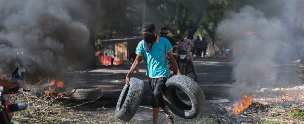 Doctors Without Borders stops in Haiti