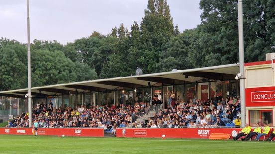 Explosion at the player bus of the Feyenoord youth team