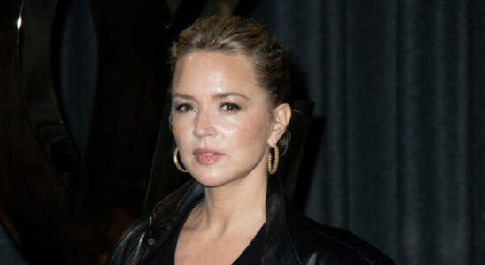 For a romantic outing Virginie Efira dares to wear a