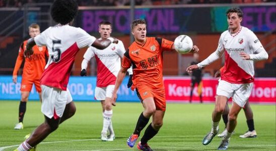 Former players defeat Jong FC Utrecht against FC Volendam