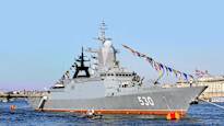 HS A Russian warship anchored near a Chinese vessel suspected