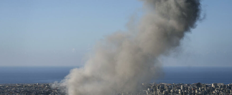 Israel carries out new strikes on southern suburbs of Beirut