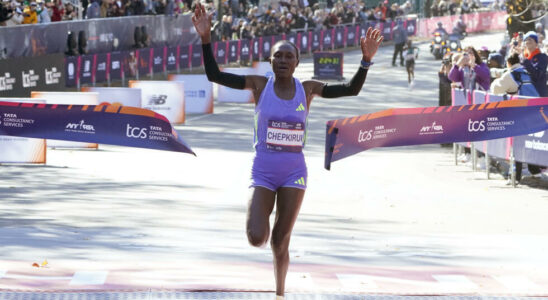 Kenyan Sheila Chepkirui wins the New York marathon