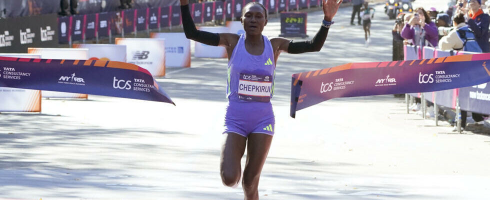 Kenyan Sheila Chepkirui wins the New York marathon