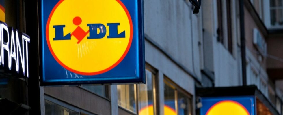 Lidl recalls pizza may contain metal