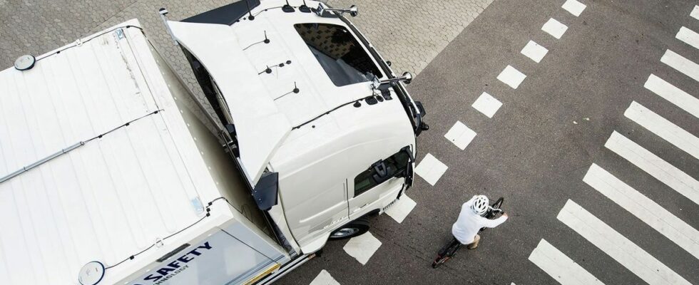 New safety systems on trucks to protect pedestrians and cyclists