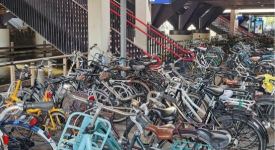 No more bicycles on the sidewalk Bicycle parking at Vaartsche