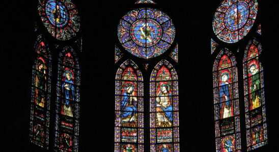 Notre Dame de Paris new stained glass windows or not The