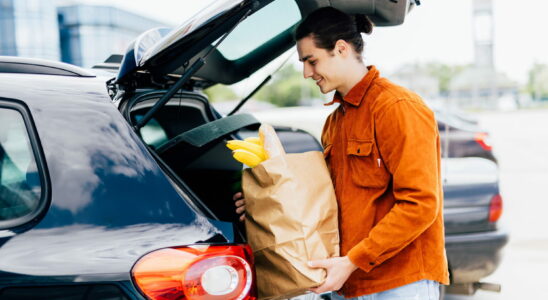 Storing your shopping in the trunk of the car becomes