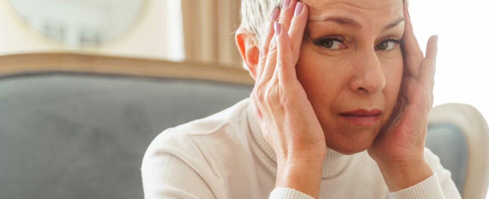 The first symptom of cognitive decline begins at age 50