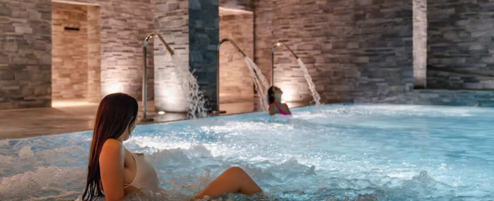 The spa at the Hotel Lyon Metropole and its various