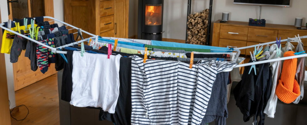 This habit of drying laundry in winter is a bad