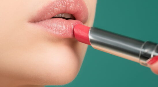 This product sold at Marionnaud draws and plumps the lips