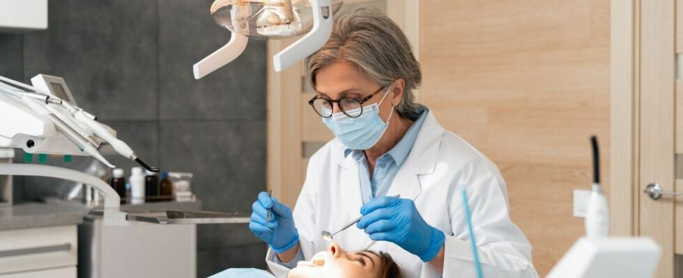 Towards reimbursement for dental implants The High Authority for Health