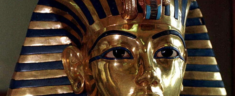 Tutankhamuns mask was not his this detail convinced scientists