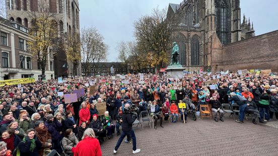 Vol Domplein demonstrates against the widening of the A27 and