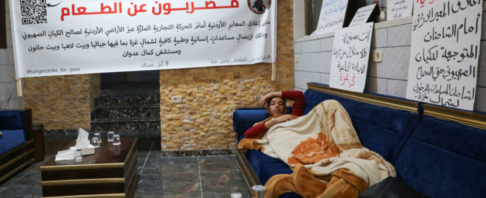 a group of Jordanians on hunger strike to demand the